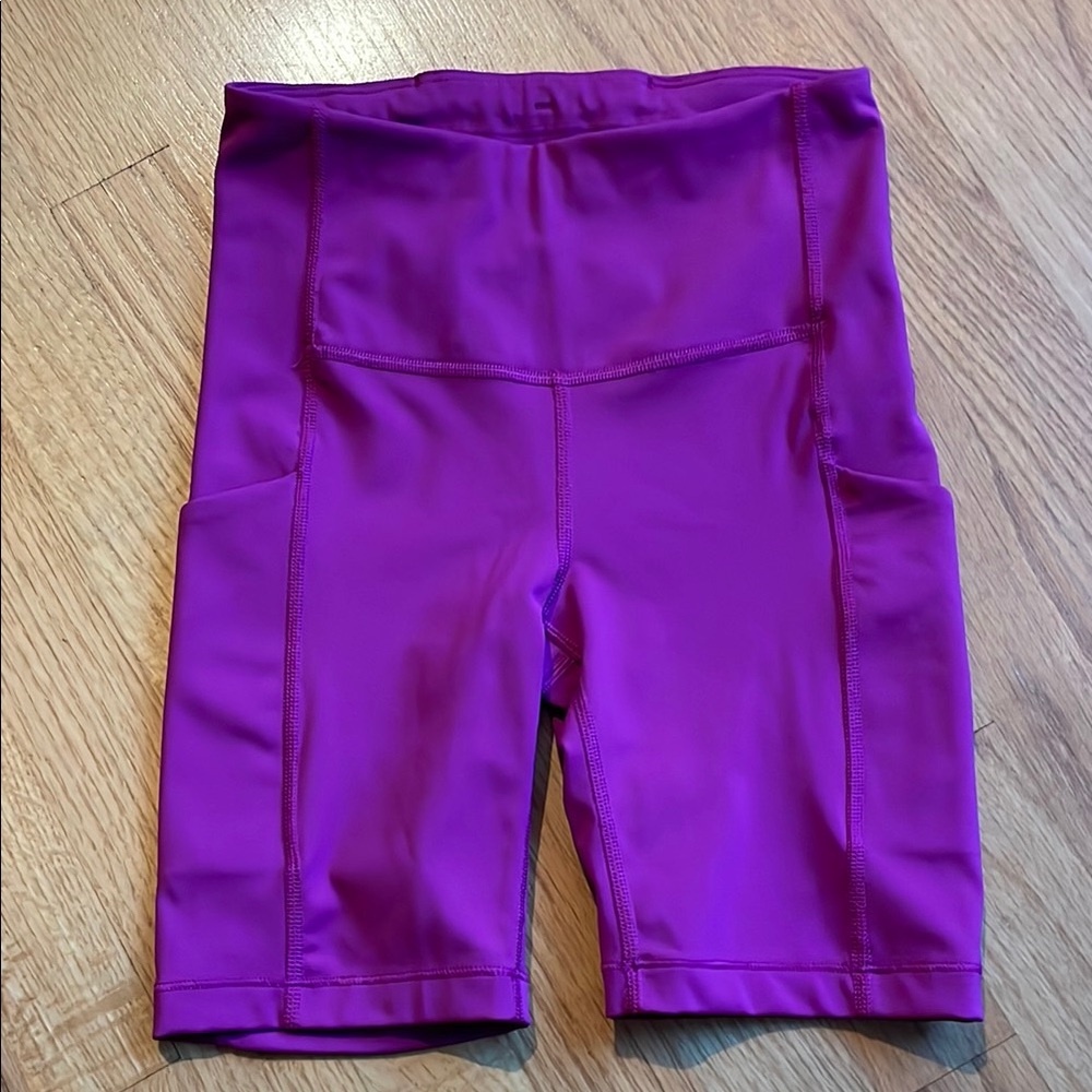 Athleta Ultimate Stash Pocket 7” Short. Size XXS.